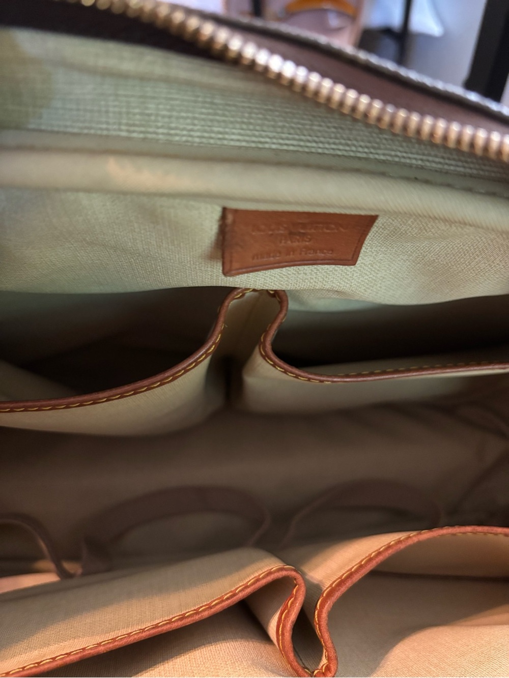 Authentic Louis Vuitton Monogram Deauville Satchel-GUC - Picture 12 of 16